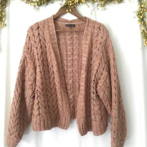 ✅SOLD✅Kendall & Kylie chunky cropped cardigan